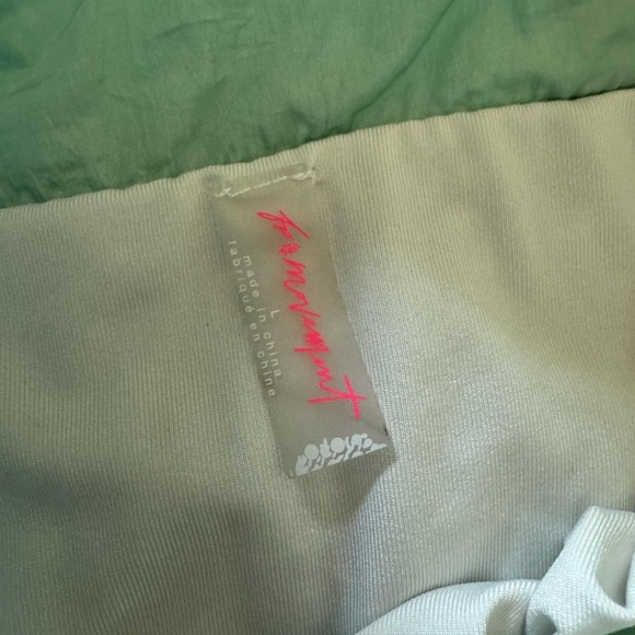 Free People Movement Shorts size L - Picture 4 of 4